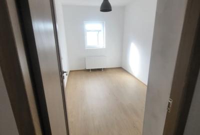 Casă cu 3 camere cu Teren 500 Mp în Central - 4