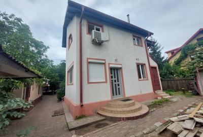 Vila parter si etaj Sendreni