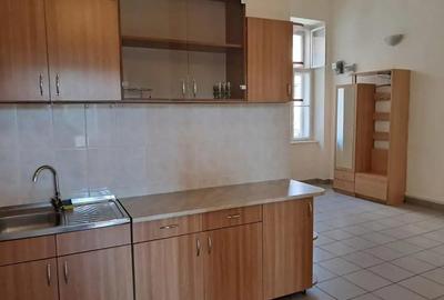 Vand apartament in casa ,doua camere,ultracentral,suprafata utila 100 MP Vand apartament in casa ,doua camere,ultracentral,suprafata utila 100 MP - 2