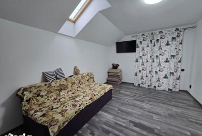 Casă cu 5 camere cu Teren 2200 Mp în Târgșoru Vechi - 1