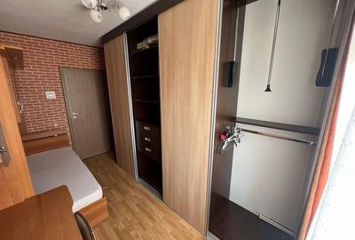Apartament cu 3 camere decomandat în Podu Roș - 2