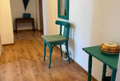 Apartament cu 3 camere semidecomandat în Central