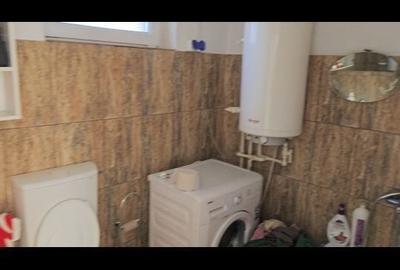 Casă cu 4 camere în Mirila