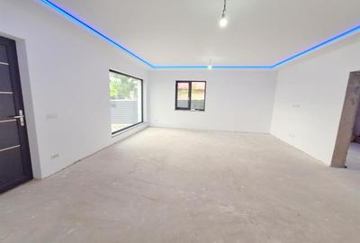 Casă individuală cu 5 camere cu Teren 413 Mp în 9 Mai - 31