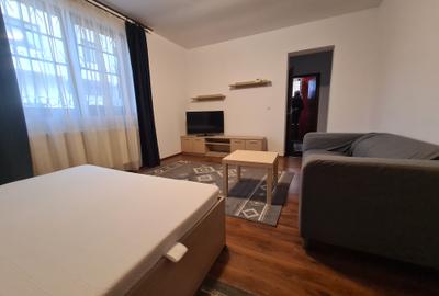 Garsoniera la 10 minute de metrou Aparatorii Patriei in zona de case DB1652 - 12