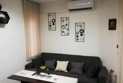 Garsonieră decomandată în Tractorul