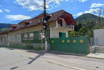 Casă cu 6 camere în Central - 9
