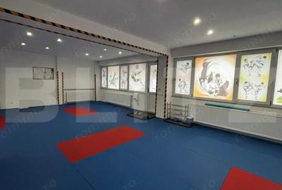 Spațiu comercial, de 82 mp, în Central - 1