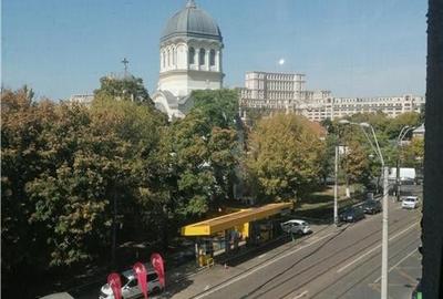 Apartament cu 3 camere semidecomandat în Central - 13