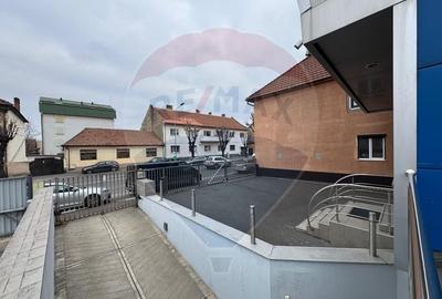 Spațiu comercial - Clădire birouri de închiriat, modernă, disponibilă - 11