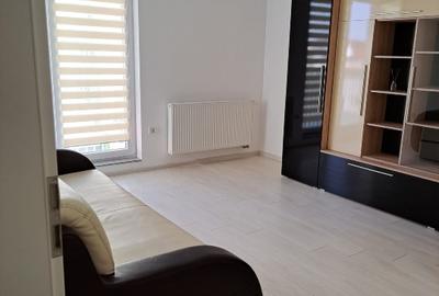 Proprietar / persoana fizica , vand apartament cu doua camere de 51 m2 utili , d - 5