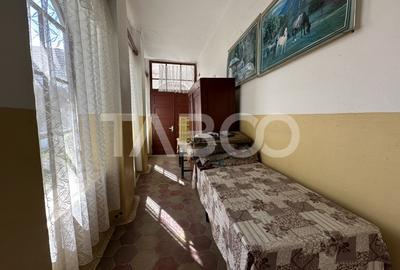 Casa cu potential de investitie in centrul satului 1540 mp teren - 9