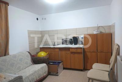 Casa in zona centrala 5 camere 2 bucatarii 3 bai curte comuna Cisnadie - 8