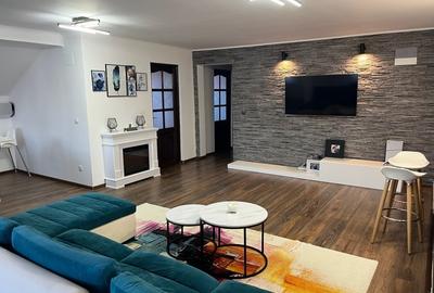 Apartament cu 4 camere decomandat în Bucium