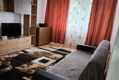 Inchiriez apartament cu 2 camere Micro 20