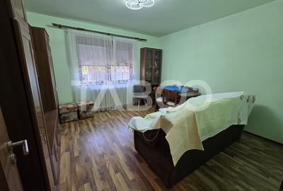 Casa individuala de vanzare 4 camere si curte 1310 mp Gusterita - 10