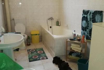 Casă cu 4 camere cu Teren 272 Mp în Central