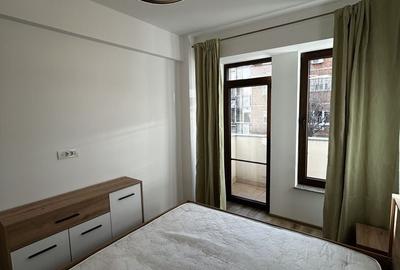 Apartament cu 3 camere semidecomandat, mobilat în Alfa
