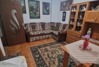 Apartament 2 camere decomandate, 52mp, etaj 1/2, in Filiasi, centru - 2