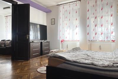 Apartament 4 camere, 120mp utili, cladire istorica, parter -   Central - 5