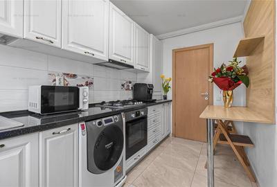 Apartament cu 2 camere semidecomandat, mobilat în Tractorul - 4