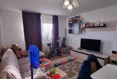 Apartament cu 3 camere decomandat, mobilat în Calea Turzii