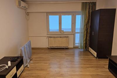 Garsonieră decomandată în Timpuri Noi