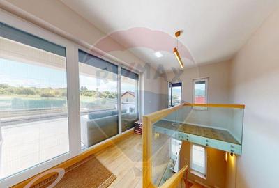 Casă cu 4 camere cu Teren 250 Mp în Central - 4