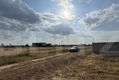 Parcele teren de 566 mp, front dublu de 30 m, utilita?i, z - 7