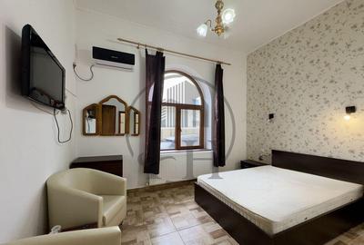 Casă cu 10 camere cu Teren 597 Mp în Central - 7