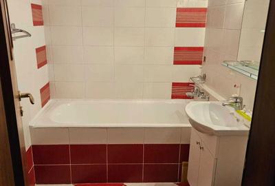 Apartament cu 3 camere decomandat în Nanov - 1