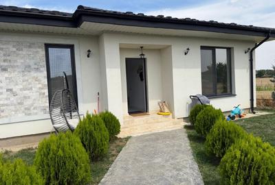 Vand casa noua Gradistea IF langa padure