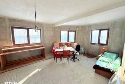 Casă cu 5 camere cu Teren 1000 Mp în Central - 2