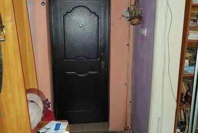 Apartament cu 3 camere semidecomandat în Hârșova - 2