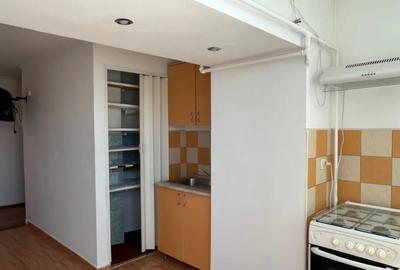 Apartament cu 2 camere decomandat, mobilat în Republicii