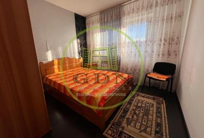 Apartament cu 3 camere semidecomandat, mobilat în Sărari - 3