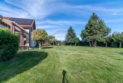 Proprietate exclusivista de vanzare: 2 case | 9 camere | 2000 mp teren - 23