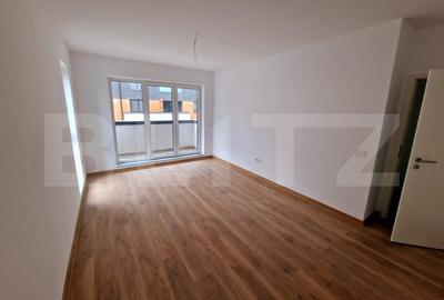 Apartament cu 3 camere decomandat în Tractorul