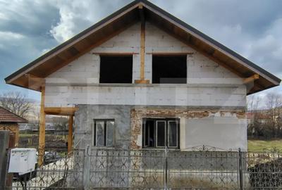 Casă cu 4 camere cu Teren 1360 Mp în Iris