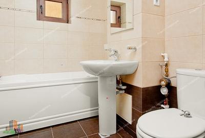 Apartament cu 3 camere decomandat în Bd. Coșbuc - 10