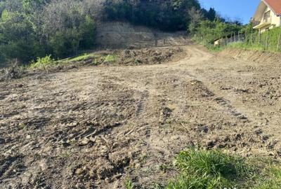 Teren de 3300 mp, în Central - 11