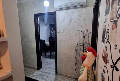 Apartament cu 4 camere decomandat, mobilat în CET - 7