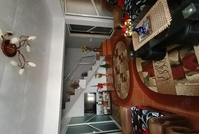 Casă cu 6 camere în Valu lui Traian