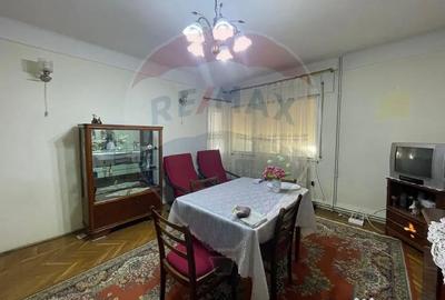 Casă cu 4 camere cu Garaj în Central - 7