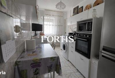Apartament cu 3 camere decomandat în Central - 3