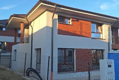 Casă cu 4 camere în Dezmir - 8