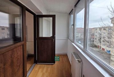Apartament cu 3 camere decomandat, mobilat în Girocului - 2