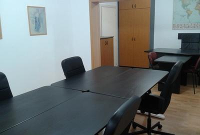 Birou mobilat in Piata Victoriei - 2