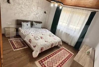 Casă cu 5 camere cu Teren 900 Mp în Central - 1