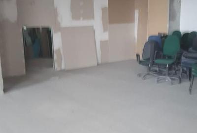 Spațiu comercial, de 1,000 mp, în Drumul Taberei - 10